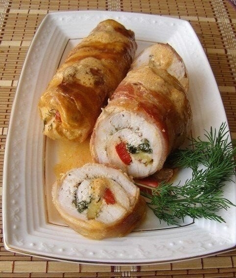 Рулеты из куриных грудок с овощами