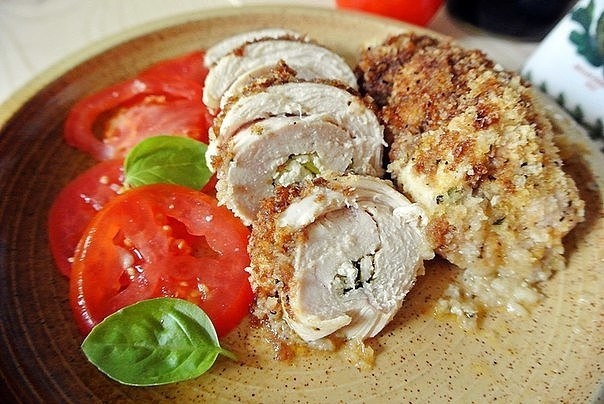 Куриное филе с брынзой. Куриное филе с брынзой.