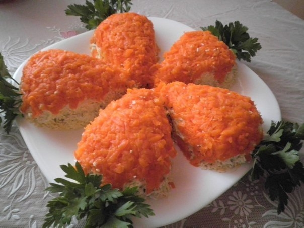 Салат с куриным филе и грибами “Морковки” Салат с куриным филе и грибами “Морковки”