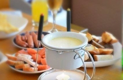 Швейцарское сырное фондю.