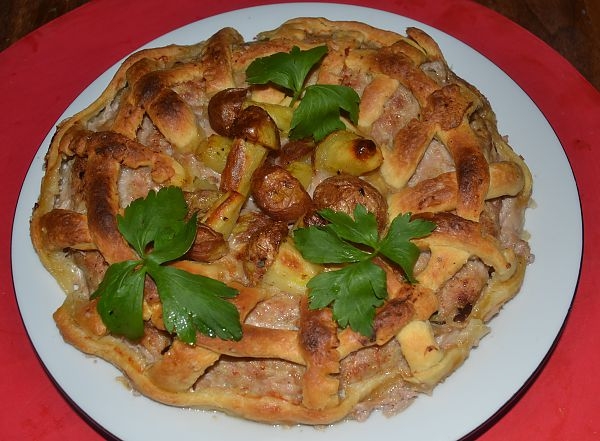 Мясной пирог "Грибное лукошко" Мясной пирог "Грибное лукошко"