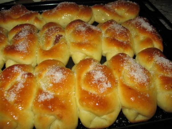 Сдобные булочки с начинкой Сдобные булочки с начинкой