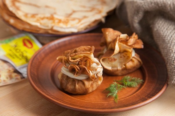 Блинные мешочки с жюльеном из курицы и грибов Блинные мешочки с жюльеном из курицы и грибов