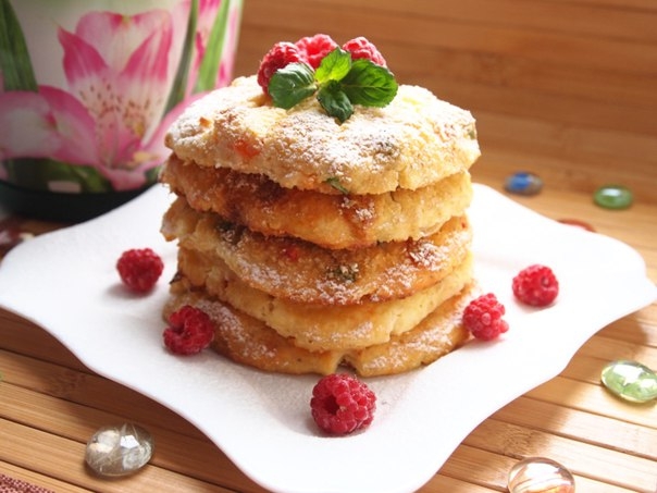 Запеченные сырники с цукатами