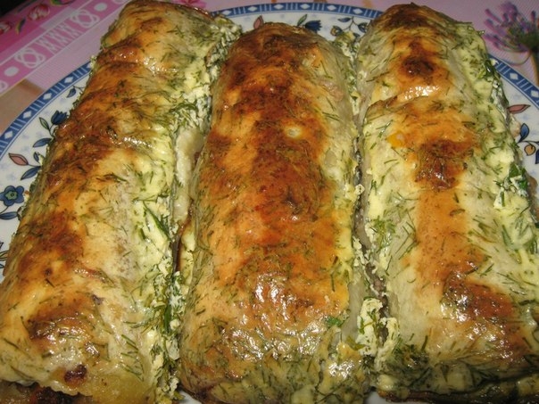 Очень вкусные,нежные рулеты.Можно делать с любой мясной начинкой.В моём случае был фарш.А-ля лазанья Очень вкусные,нежные рулеты.Можно делать с любой мясной начинкой.В моём случае был фарш.А-ля лазанья