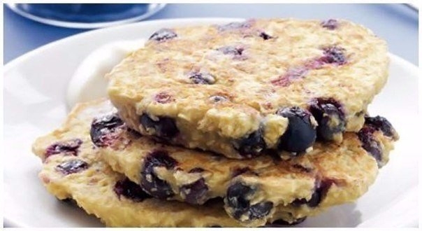 Диетические оладьи из овсянки и черники (завтрак)