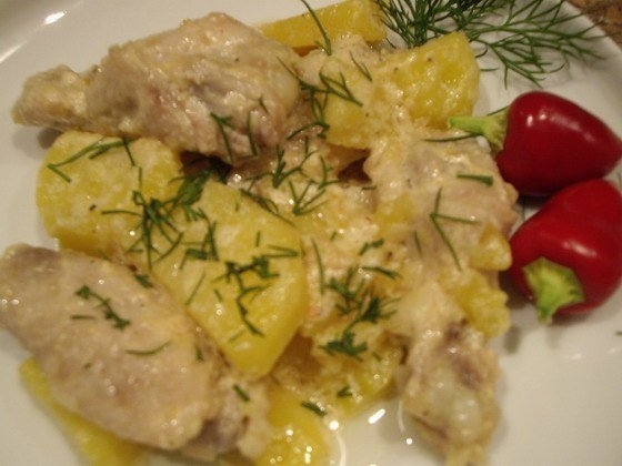 КУРИЦА ТУШЕНАЯ В СМЕТАНЕ КУРИЦА ТУШЕНАЯ В СМЕТАНЕ