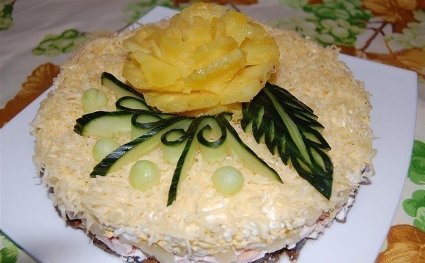 САЛАТ "КУРОЧКА С АНАНАСАМИ" САЛАТ "КУРОЧКА С АНАНАСАМИ"