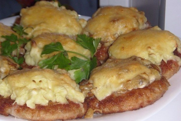 Куриные котлеты с грибами и картоф. пюре!!!!!!!!!!!! Куриные котлеты с грибами и картоф. пюре!!!!!!!!!!!!