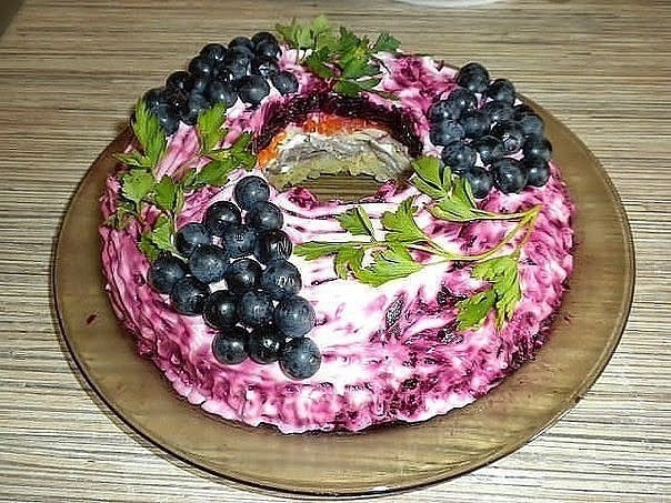 Салат Черная гроздь Салат Черная гроздь