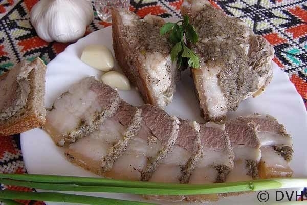 Вареное сало со специями Вареное сало со специями