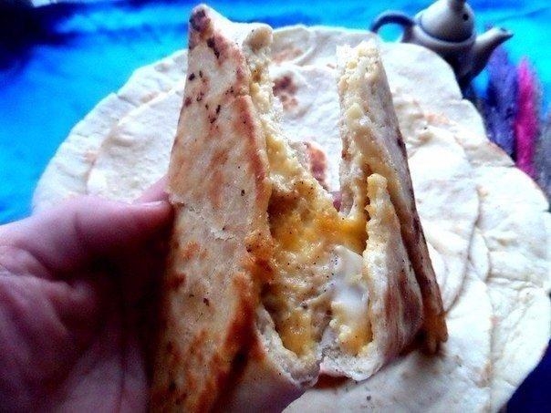 Ёка, армянская закуска из лаваша. Ёка, армянская закуска из лаваша.