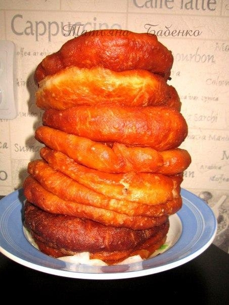 Любимые беляши моего мужа, в диаметре 14-15см, очень вкусно. Любимые беляши моего мужа, в диаметре 14-15см, очень вкусно.