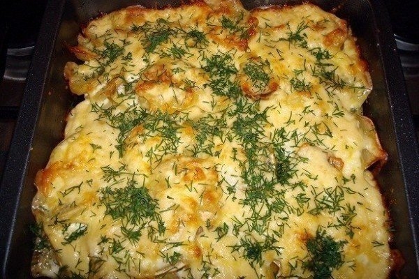Мясо по-французски с картошкой. Мясо по-французски с картошкой.