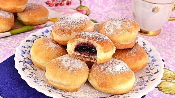 Пончики с нереально вкусной начинкой. Пончики с нереально вкусной начинкой.