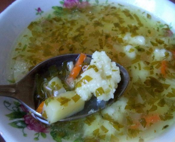 Куриный суп с манными галушками. Куриный суп с манными галушками.