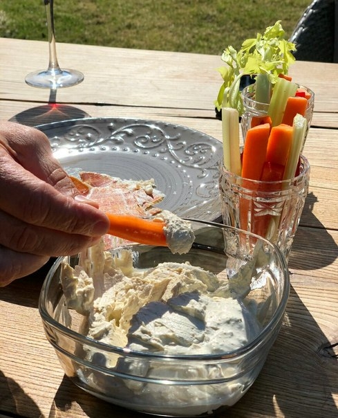 Сырная закуска из Нью-Йорка, которую подают в качестве комплимента от шеф-повара. На льду приносят с
