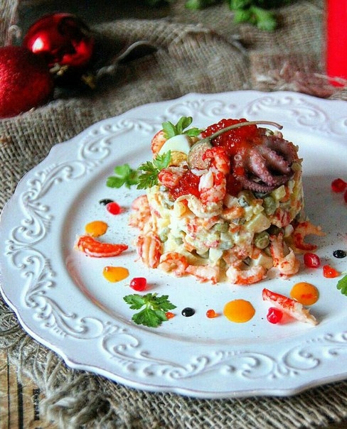 Оливье с раковыми шейками к Новому году Оливье с раковыми шейками к Новому году