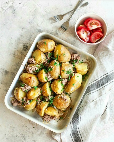 Запечённый картофель с тунцом Запечённый картофель с тунцом