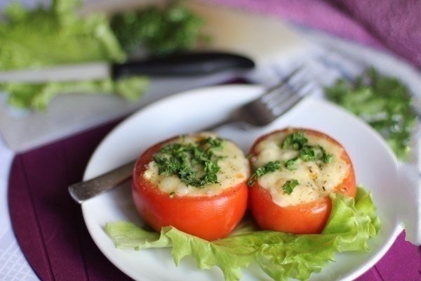 Помидоры, фаршированные куриным филе и овощами!