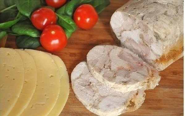 Замена колбасе - куриный рулет! Замена колбасе - куриный рулет!