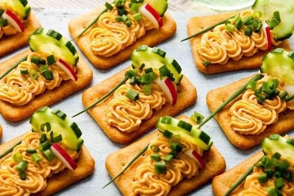 Закуски на крекерах Закуски на крекерах