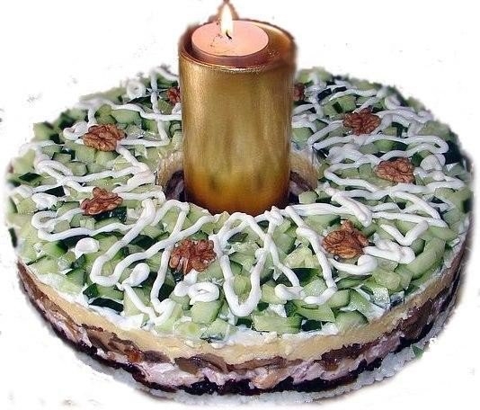 РОЖДЕСТВЕНСКИЙ РЕЦЕПТ - САЛАТ "КУРИНЫЙ ВЕНОЧЕК"