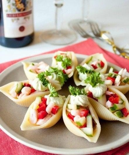 КРЕВЕТОЧНЫЙ САЛАТ В РАКУШКАХ