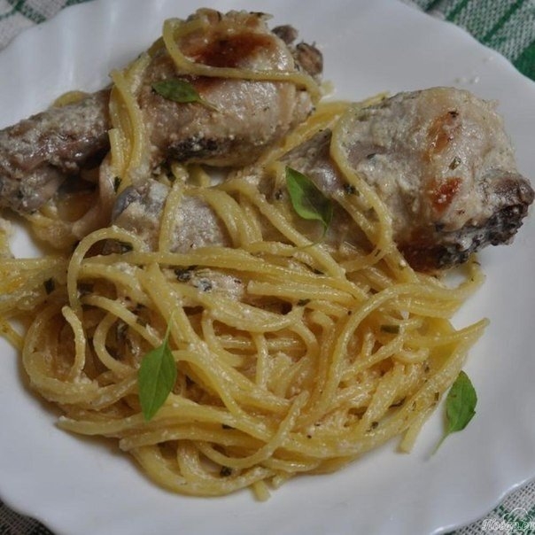 Курица со спагетти в мультиварке Курица со спагетти в мультиварке