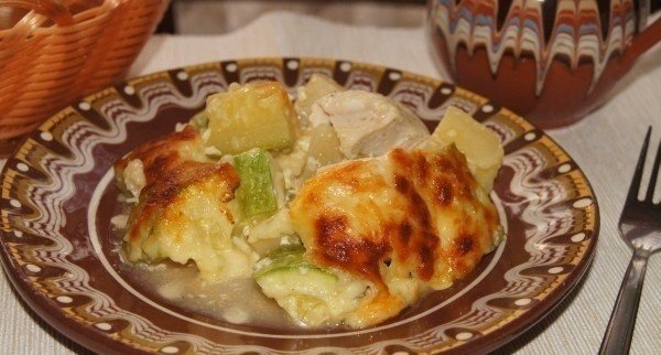 Курица с кабачком и картофелем в сливках Курица с кабачком и картофелем в сливках