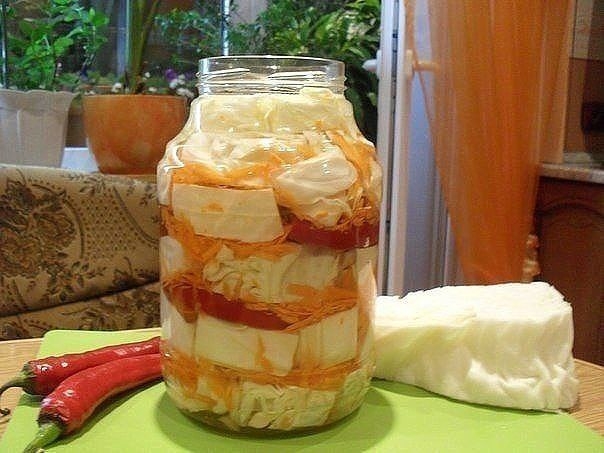 Вкуснейшая маринованная капуста - беленькая, сладенькая, хрустящая! Вкуснейшая маринованная капуста - беленькая, сладенькая, хрустящая!