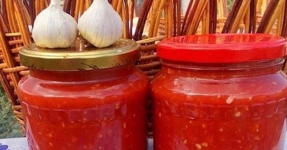 «Холодная» аджика без варки: очень вкусно и свежо! «Холодная» аджика без варки: очень вкусно и свежо!