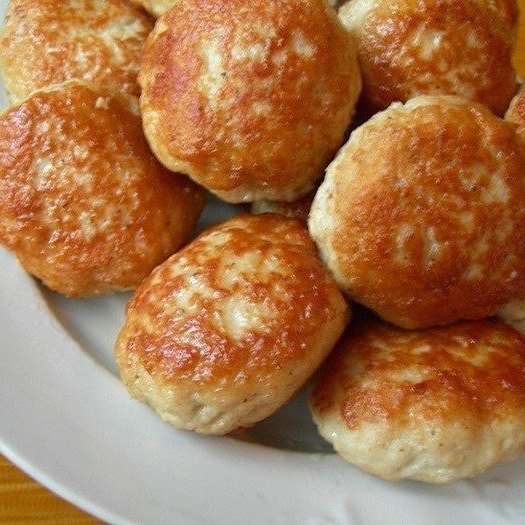 Куриные котлеты с картофелем Куриные котлеты с картофелем