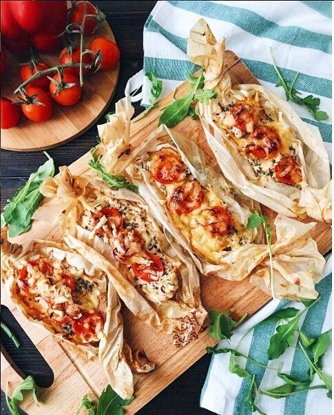 Курица с Черри и луком порей под сырной подушечкой Курица с Черри и луком порей под сырной подушечкой