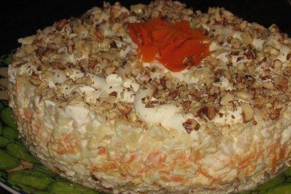 Слоеный салат &laquo;Валентина&raquo;