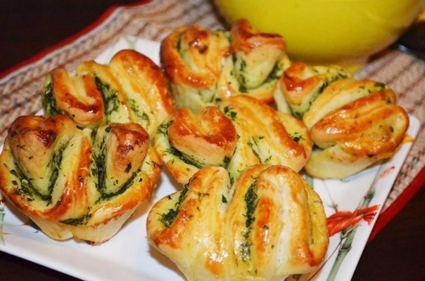 БЫСТРЫЕ ЧЕСНОЧНЫЕ БУЛОЧКИ