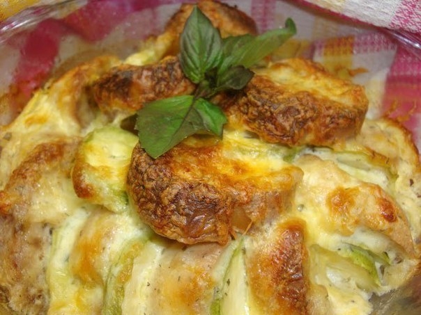 ХЛЕБНАЯ ЗАПЕКАНКА С КАБАЧКАМИ.