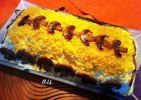 Салат с сельдью и грибами Салат с сельдью и грибами
