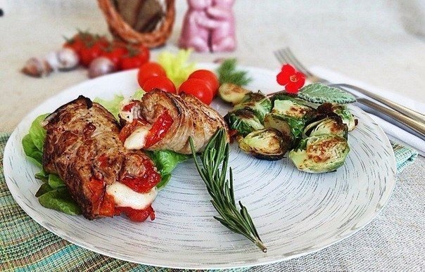 Свиная вырезка с моцареллой