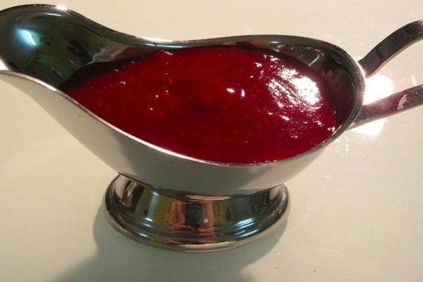 Изысканный клюквенный соус к мясу