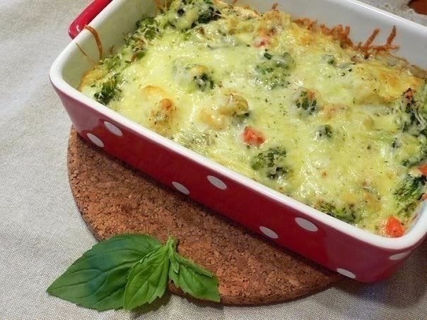 Овощная запеканка под сыром в пароварке