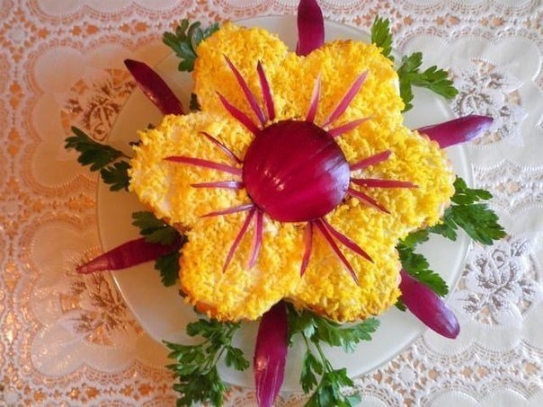 САЛАТ-ТОРТ С КРЕКЕРАМИ