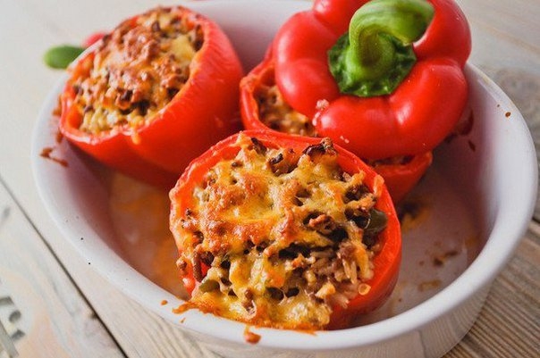 Перец, фаршированный пряным мясом Перец, фаршированный пряным мясом