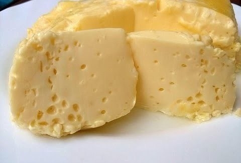 Вареный омлет в пакете, по вкусу, как сливочный сыр.