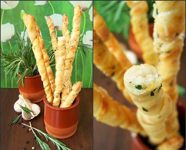 Хлебные твисты с пармезаном, розмарином и чесноком Хлебные твисты с пармезаном, розмарином и чесноком