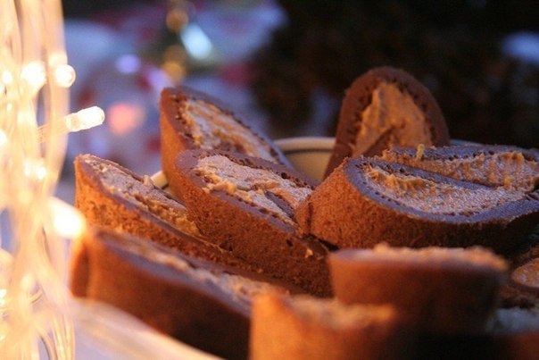 КОФЕЙНЫЙ РУЛЕТ С ЛИМОННЫМ СОКОМ КОФЕЙНЫЙ РУЛЕТ С ЛИМОННЫМ СОКОМ