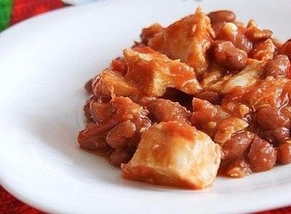 Фасоль с куриной грудкой в томатном соусе на ужин!