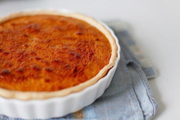 Пирог с яблоками и вареной сгущенкой Пирог с яблоками и вареной сгущенкой