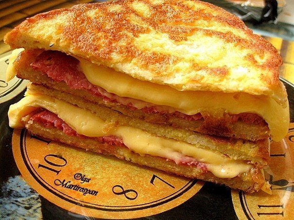 Гренки с сыром и салями Гренки с сыром и салями