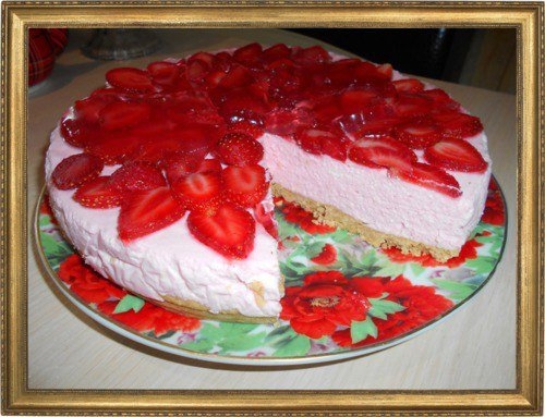 ЛУБНИЧНЫЙ ЧИЗКЕЙК. ЛУБНИЧНЫЙ ЧИЗКЕЙК.